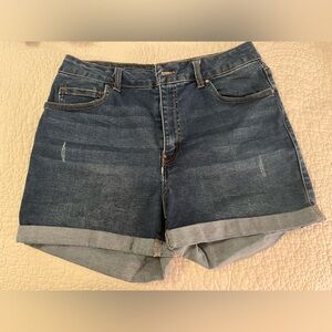 Refuge women’s shorts, size 11